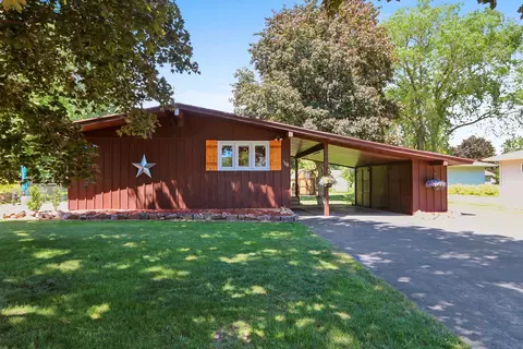 118 N 8th Ave, Winneconne, WI 54986