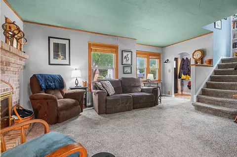 Living - 219 E Hancock St, Appleton, WI 54911 photo 4 of 5