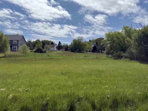 w258n6891 Victoria Cir #6, Sussex, WI 53089