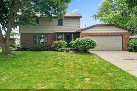 716 Eau Claire Pl, De Pere, WI 54115