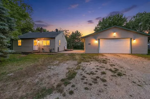 3125 Breezewood Ln, Neenah, WI 54956