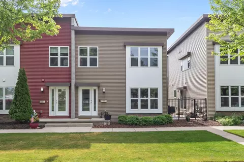312 N Van Buren St, Green Bay, WI 54301