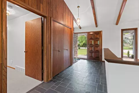 Entry Way - 1511 N Briarcliff Dr, Appleton, WI 54915 photo 1 of 2
