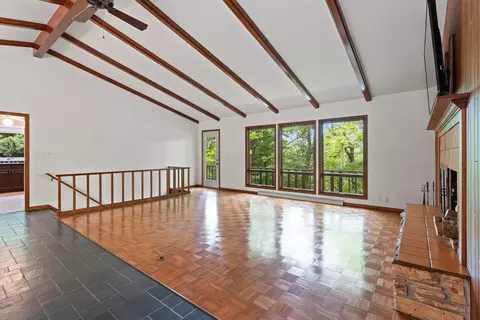 Living - 1511 N Briarcliff Dr, Appleton, WI 54915 photo 4 of 9