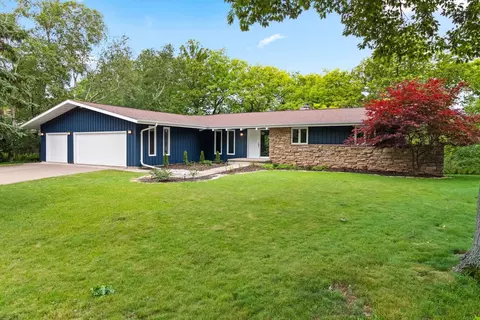 1511 N Briarcliff Dr, Appleton, WI 54915