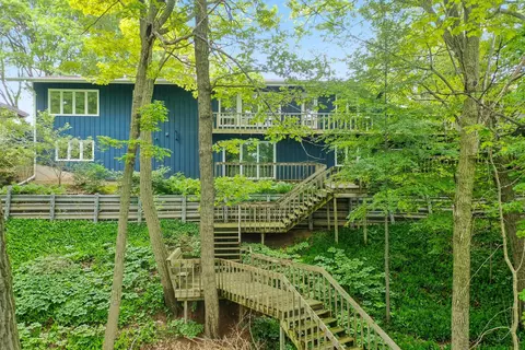 Exterior - 1511 N Briarcliff Dr, Appleton, WI 54915 photo 3 of 9