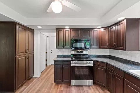 Kitchen - 1511 N Briarcliff Dr, Appleton, WI 54915 photo 2 of 4