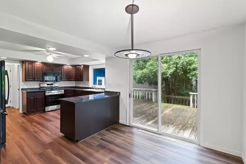Kitchen - 1511 N Briarcliff Dr, Appleton, WI 54915 photo 4 of 4
