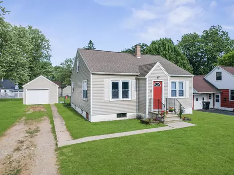 3920 14th St, Menominee, MI 49858