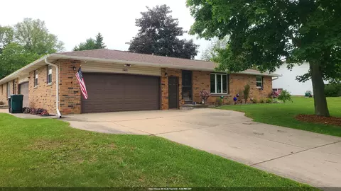 1023 Rockwell Rd, Green Bay, WI 54313