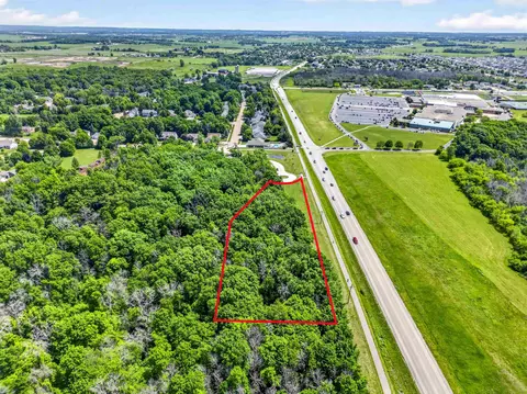 1300 Butterclay Ct, Kaukauna, WI 54130