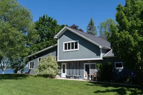 1537 Cove Rd, Sturgeon Bay, WI 54235