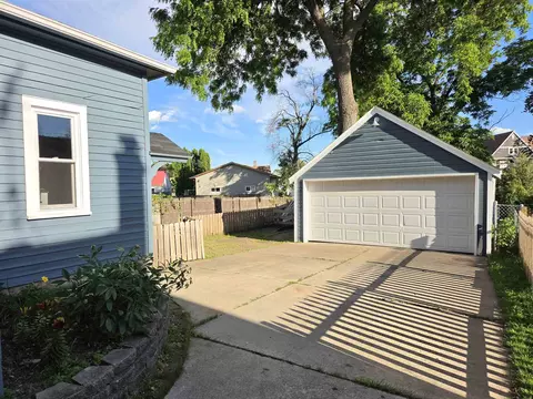 Exterior - 1341 W 2nd St, Appleton, WI 54914 photo 3 of 8