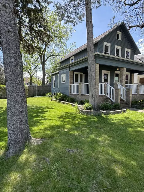 Exterior - 1341 W 2nd St, Appleton, WI 54914 photo 5 of 8