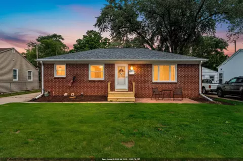 1225 Redwood Dr, Green Bay, WI 54304