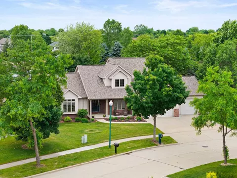 View/Area - 45 Bellevue Pl, Appleton, WI 54913 photo 1 of 9
