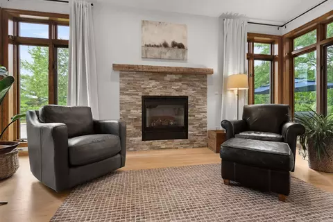 Living - 45 Bellevue Pl, Appleton, WI 54913 photo 1 of 4