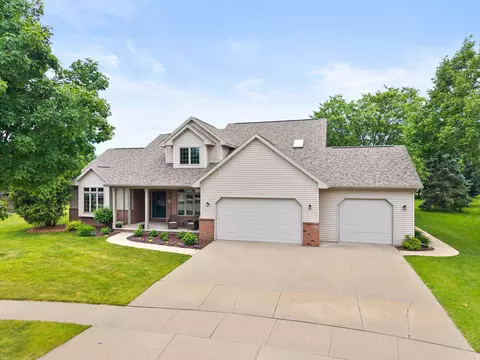 Exterior - 45 Bellevue Pl, Appleton, WI 54913 photo 4 of 15