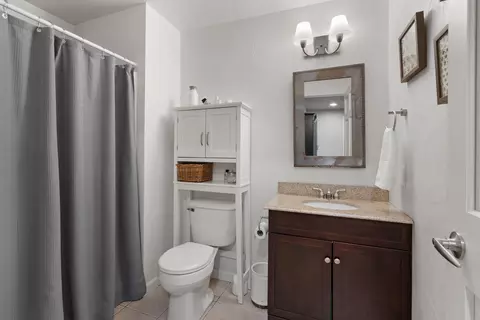 Bath - 45 Bellevue Pl, Appleton, WI 54913 photo 8 of 8