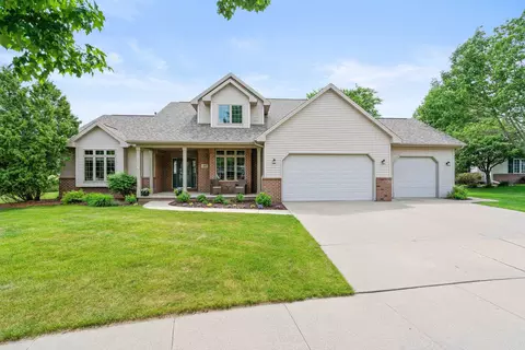 45 Bellevue Pl, Appleton, WI 54913