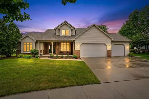 Exterior - 45 Bellevue Pl, Appleton, WI 54913 photo 2 of 15