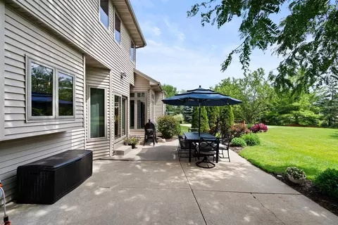 Exterior - 45 Bellevue Pl, Appleton, WI 54913 photo 11 of 15