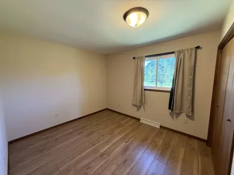Bedroom - n6392 Blueberry Road, Gresham, WI 54128 photo 4 of 5