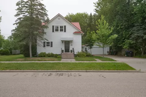 215 N Oxford St, Wautoma, WI 54982