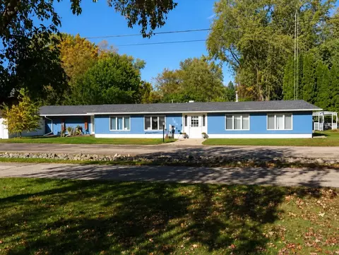 724 Lakeshore Dr, Fond Du Lac, WI 54937