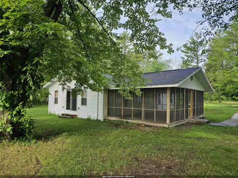e5897 North Shore Road, Weyauwega, WI 54983