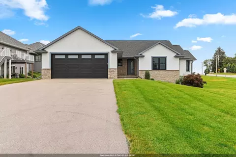 710 Westhill Dr, Green Bay, WI 54313
