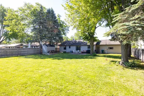Exterior - 2656 W Sunnyview Rd, Appleton, WI 54914 photo 7 of 11