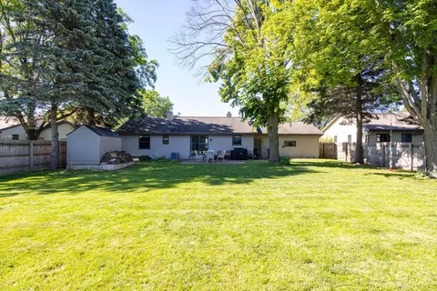 Exterior - 2656 W Sunnyview Rd, Appleton, WI 54914 photo 8 of 11