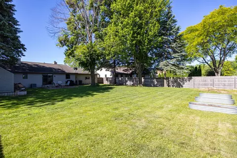 Exterior - 2656 W Sunnyview Rd, Appleton, WI 54914 photo 9 of 11
