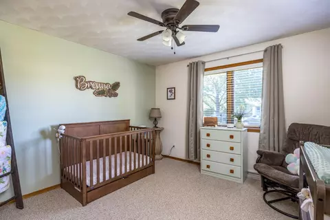 Bedroom - 2656 W Sunnyview Rd, Appleton, WI 54914 photo 3 of 6