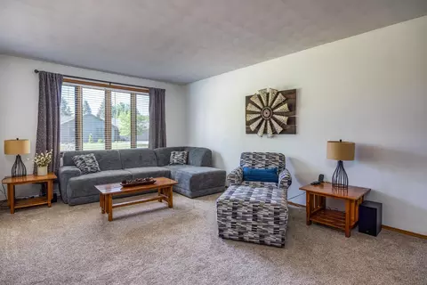 Living - 2656 W Sunnyview Rd, Appleton, WI 54914 photo 1 of 2