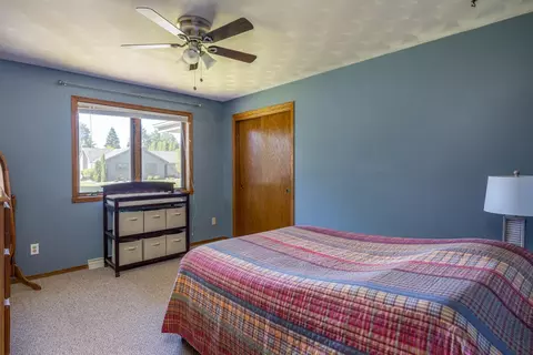 Bedroom - 2656 W Sunnyview Rd, Appleton, WI 54914 photo 5 of 6