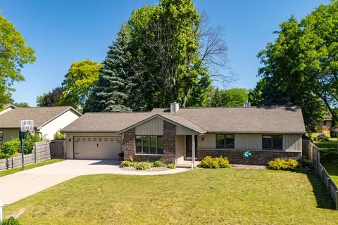2656 W Sunnyview Rd, Appleton, WI 54914