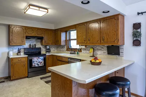 Kitchen - 2656 W Sunnyview Rd, Appleton, WI 54914 photo 2 of 5