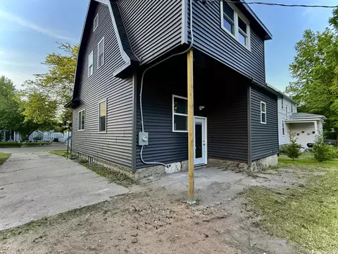Exterior - 200 E Moore St, Berlin, WI 54923 photo 9 of 16