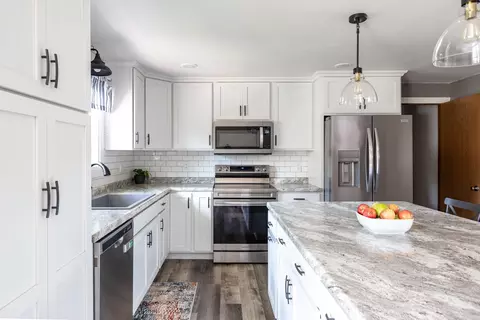 Kitchen - 95 Northbreeze Dr, Appleton, WI 54911 photo 1 of 4