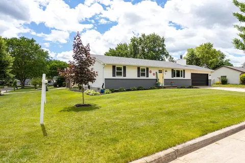 Exterior - 95 Northbreeze Dr, Appleton, WI 54911 photo 7 of 9