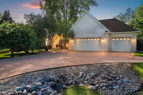 4571 Algonquin Trl, Green Bay, WI 54313