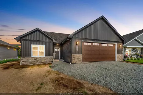 3141 Lazy Oak Ct, Green Bay, WI 54311