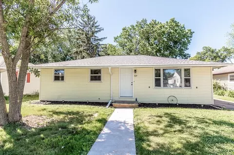 Exterior - 527 E Wilson Ave, Appleton, WI 54915 photo 3 of 9