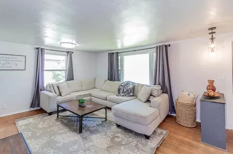 Living - 527 E Wilson Ave, Appleton, WI 54915 photo 3 of 4