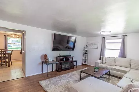 Living - 527 E Wilson Ave, Appleton, WI 54915 photo 1 of 4