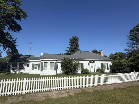 414 Foster Rd, Redgranite, WI 54970