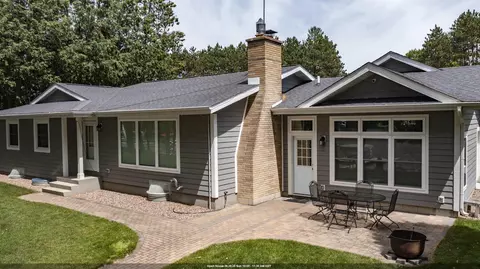 n2283 Country Lane, Waupaca, WI 54981