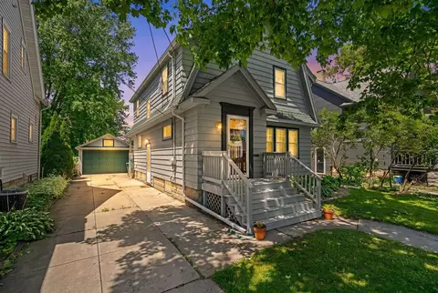 59 Bowen St, Oshkosh, WI 54901